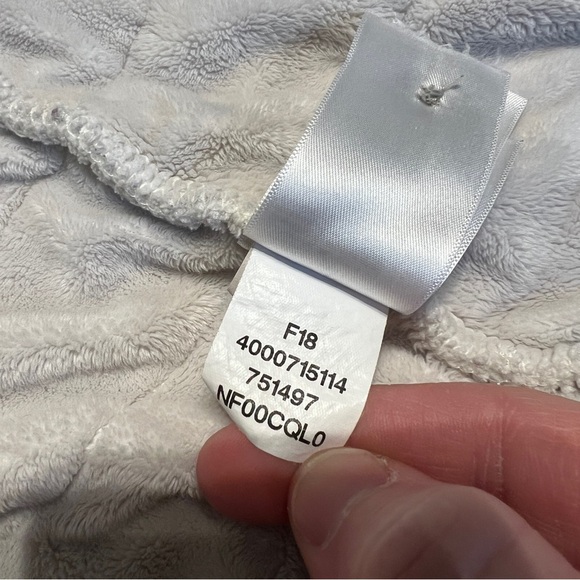 The North Face Women’s Medium Caroluna Quilted Jacket - Picture 10 of 12